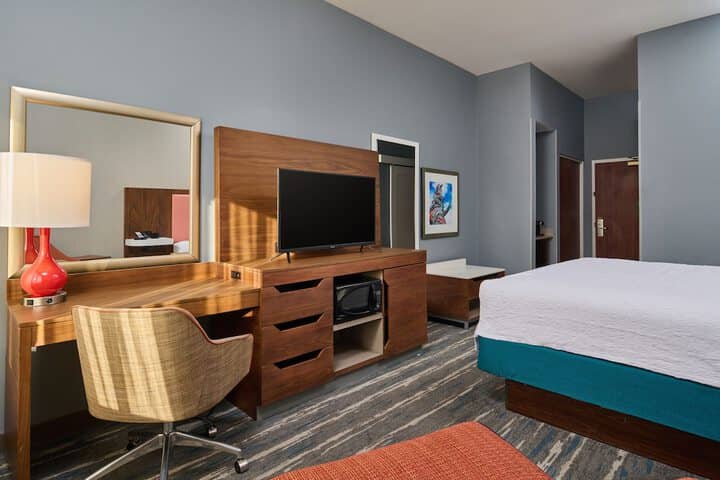 Room 5 of 17